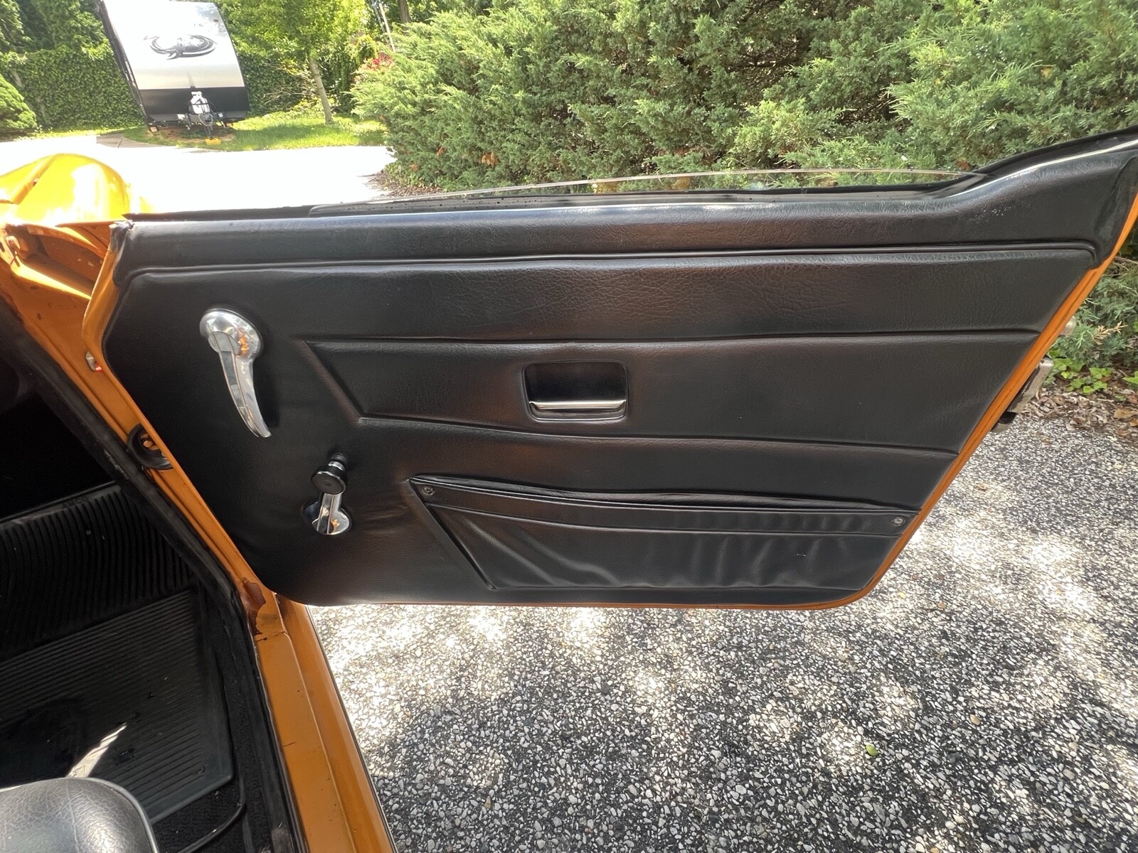 Triumph-TR-6-1975-12