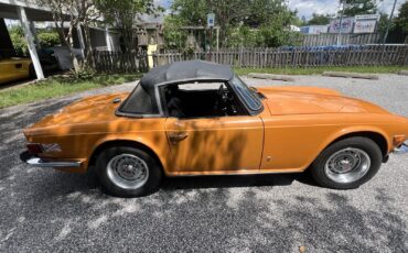 Triumph-TR-6-1975-2