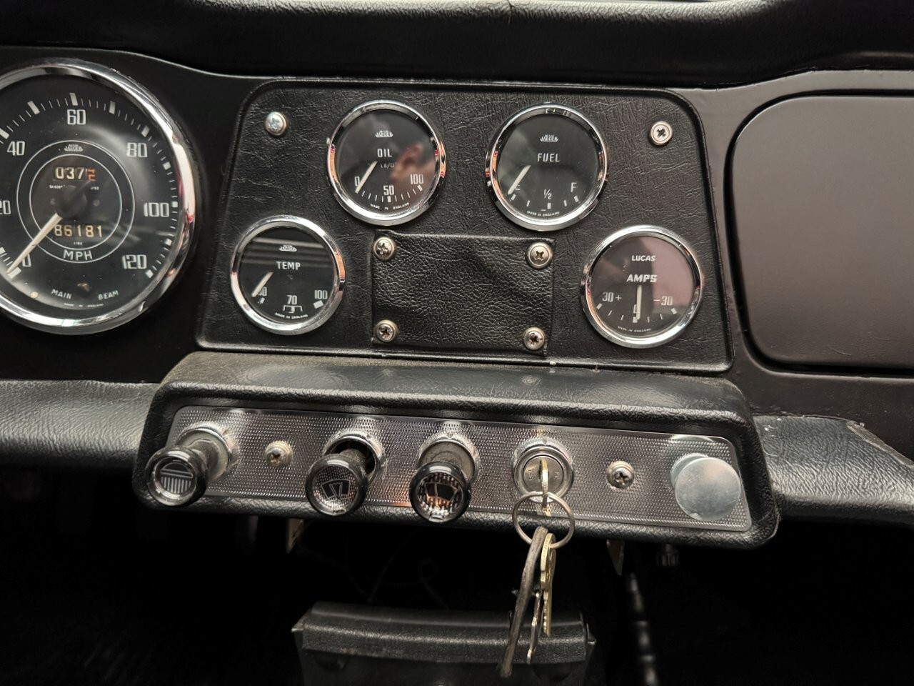 Triumph-TR4-1964-23
