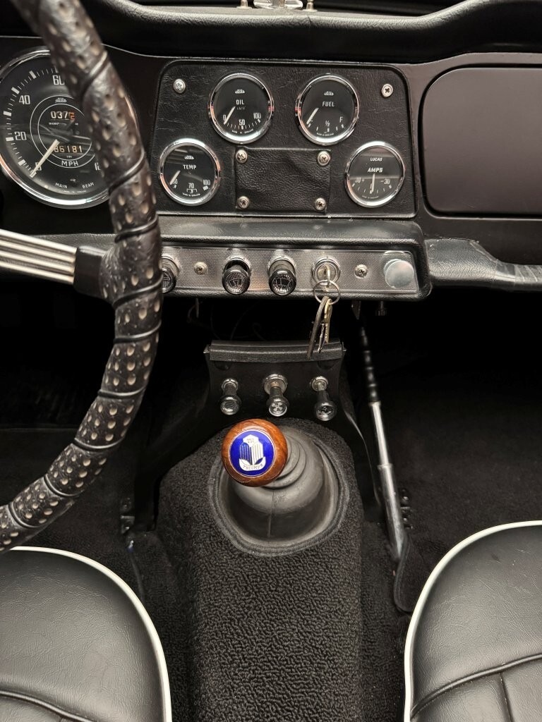 Triumph-TR4-1964-25