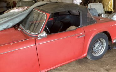 Triumph-TR4A-1966-Convertible-15