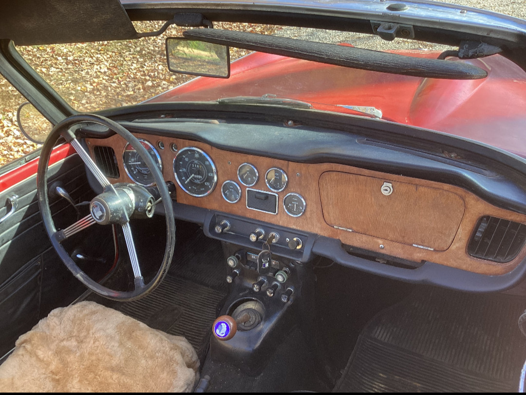 Triumph-TR4A-1966-Convertible-17