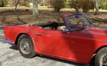 Triumph-TR4A-1966-Convertible-8