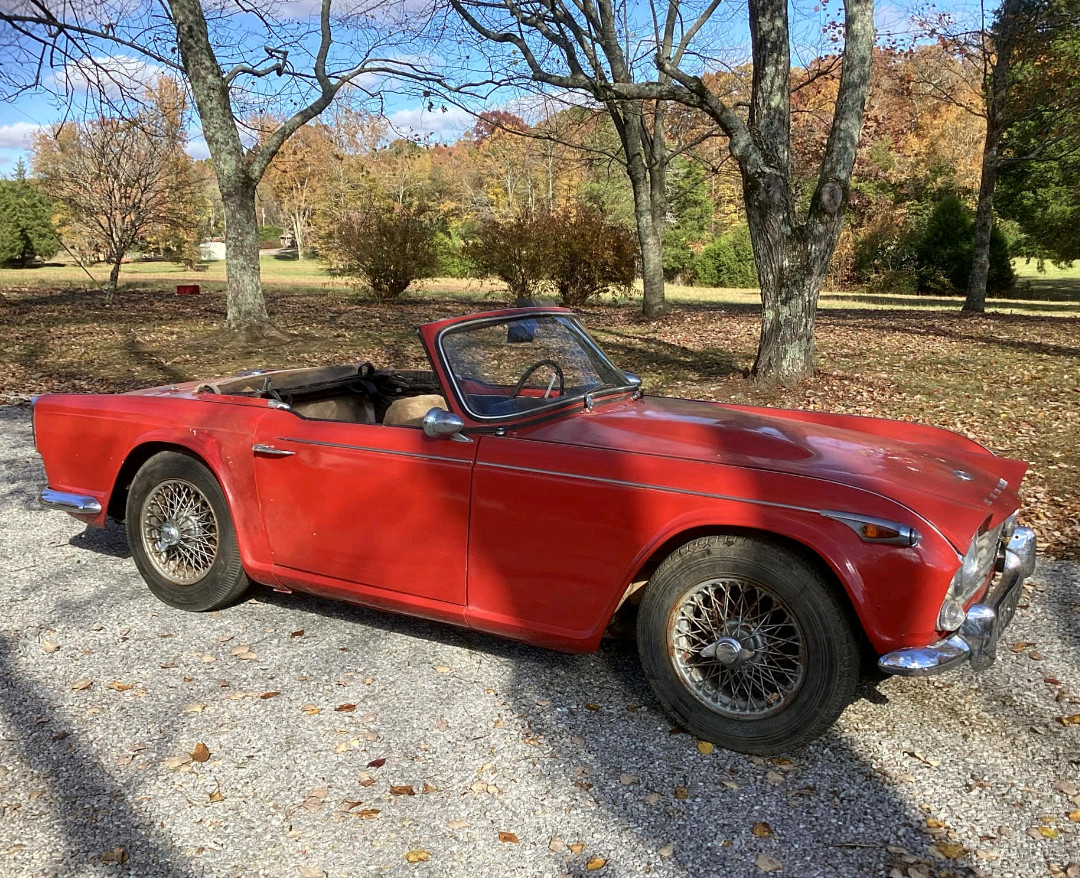 Triumph-TR4A-1966-Convertible