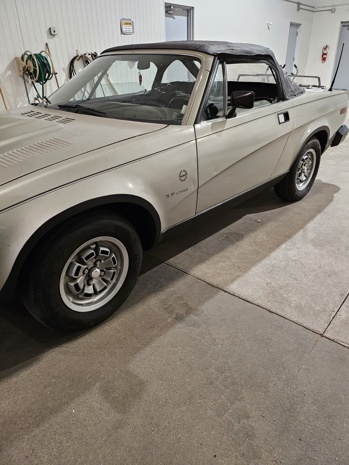 Triumph-TR8-1980-Convertible-1