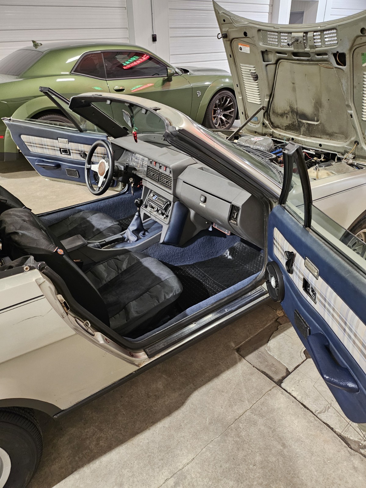Triumph-TR8-1980-Convertible-11