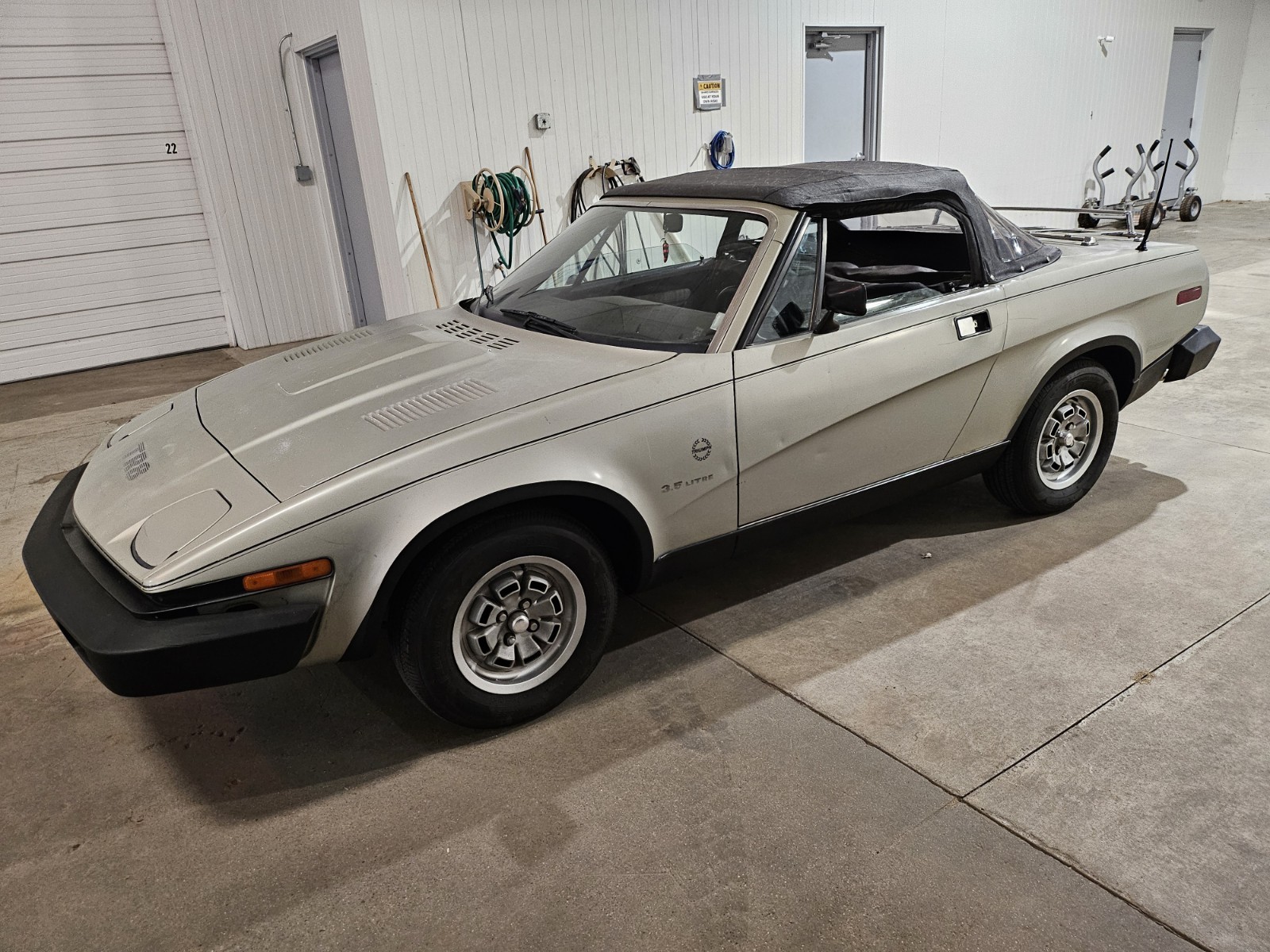 Triumph-TR8-1980-Convertible