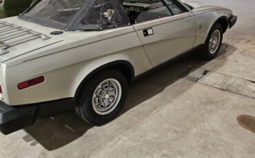 Triumph-TR8-1980-Convertible-5