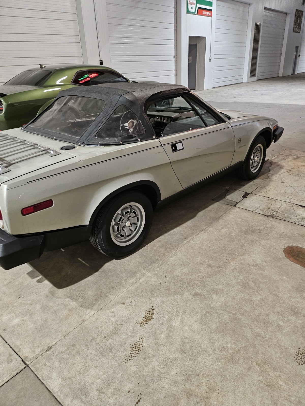 Triumph-TR8-1980-Convertible-5