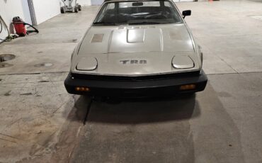 Triumph-TR8-1980-Convertible-7