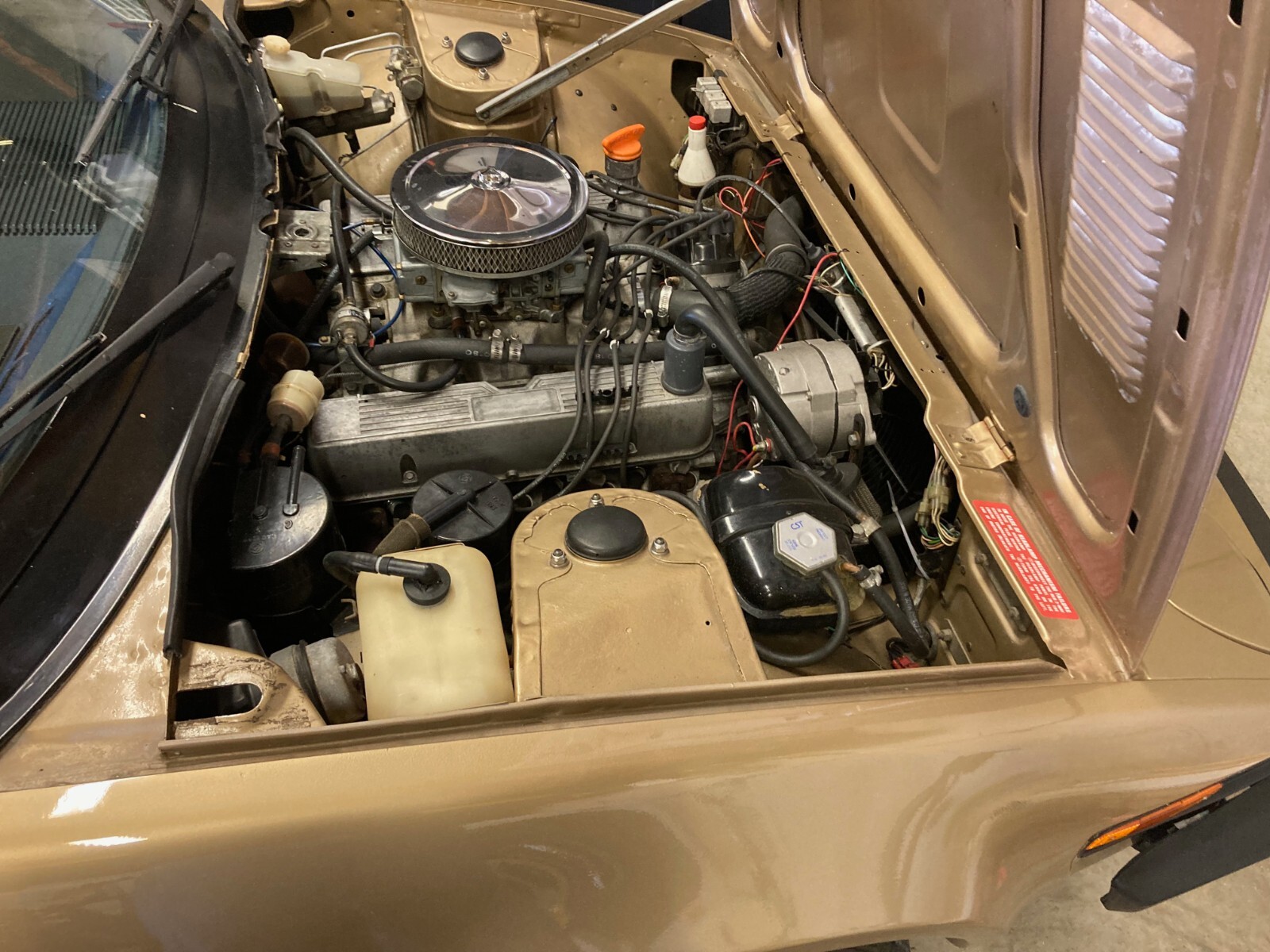 Triumph-TR8-1980-Convertible-7