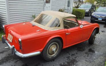 Triumph-Tr4-1964-red-2