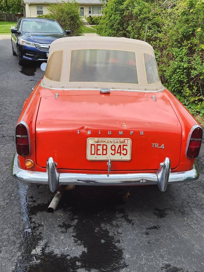 Triumph-Tr4-1964-red-3