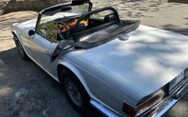 Triumph-Tr6-1969-white-8
