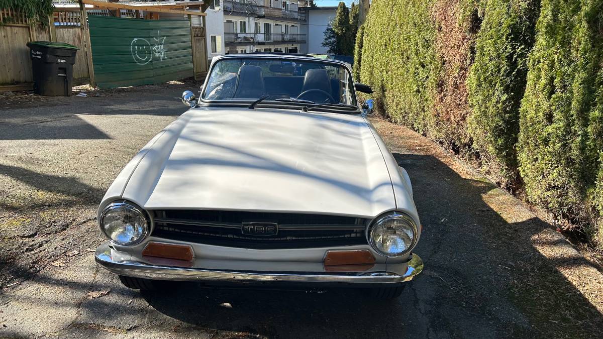 Triumph-Tr6-1969-white