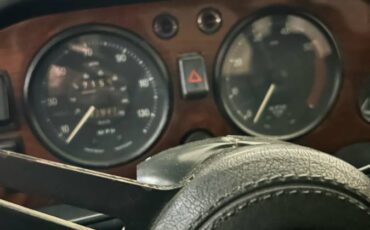 Triumph-Tr6-1972-white-15
