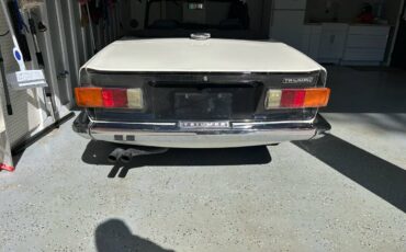 Triumph-Tr6-1972-white
