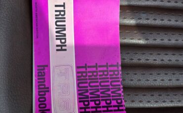 Triumph-Tr6-1974-12