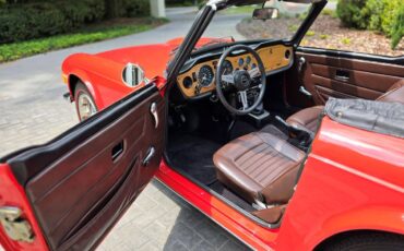 Triumph-Tr6-1974-16