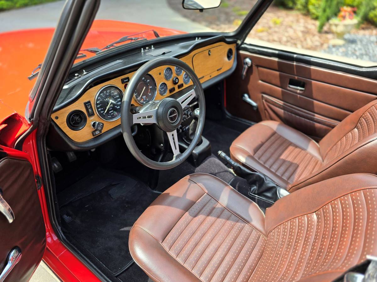 Triumph-Tr6-1974-17
