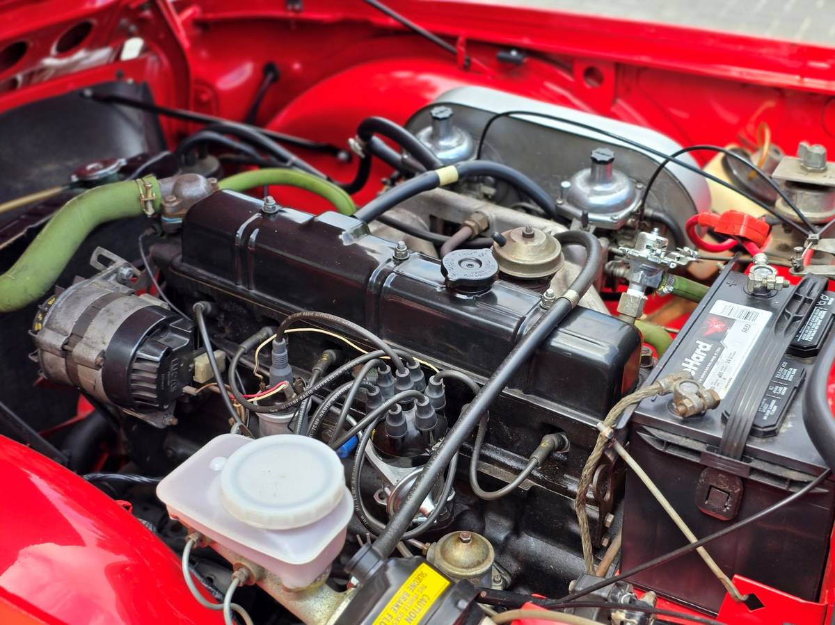 Triumph-Tr6-1974-22