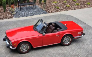 Triumph-Tr6-1974-23