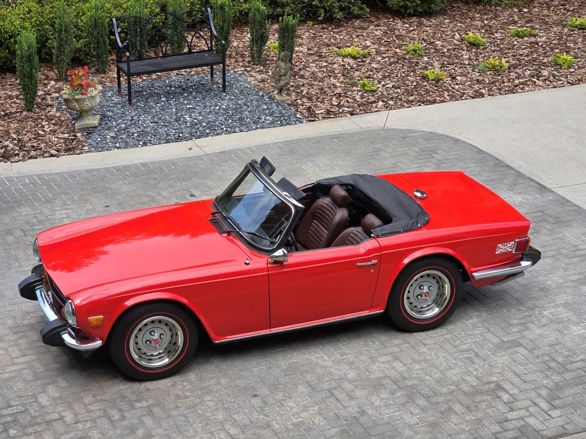 Triumph-Tr6-1974-23