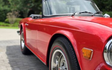 Triumph-Tr6-1974-3
