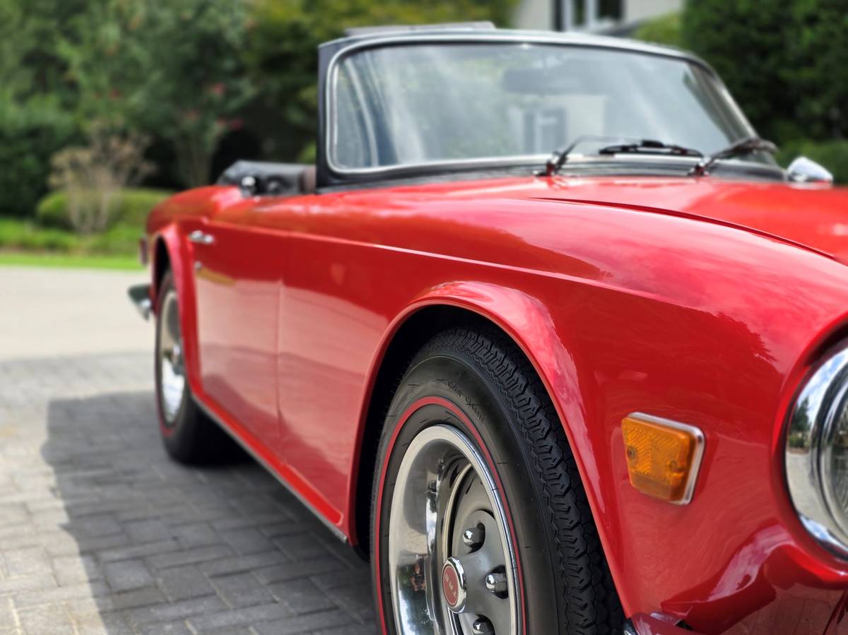 Triumph-Tr6-1974-3