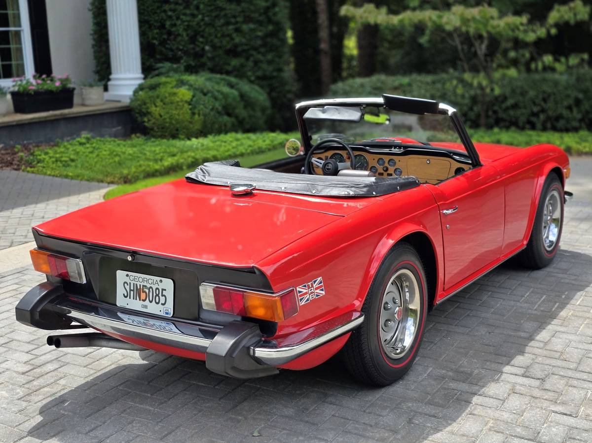Triumph-Tr6-1974-5