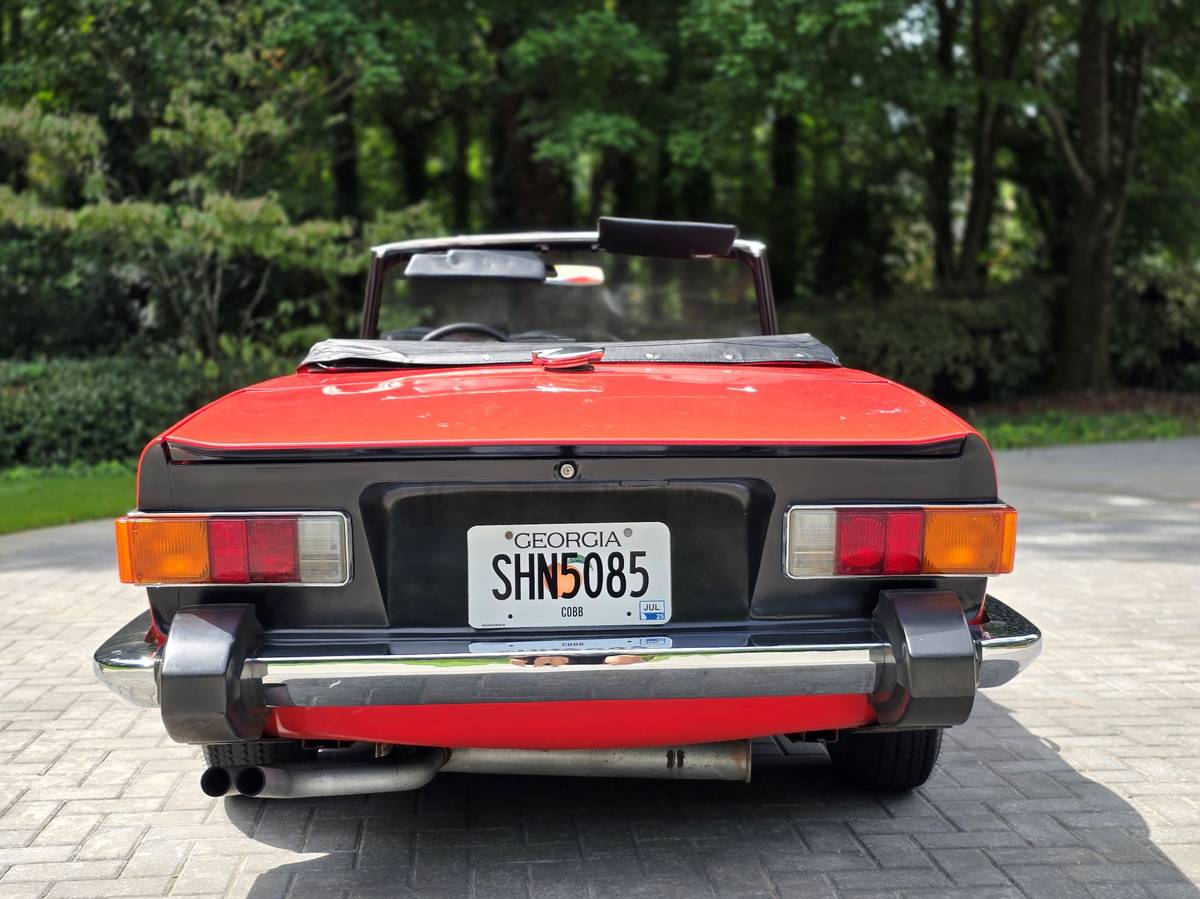 Triumph-Tr6-1974-6