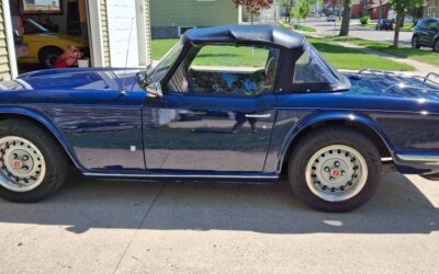 Triumph Tr6  1974 blue