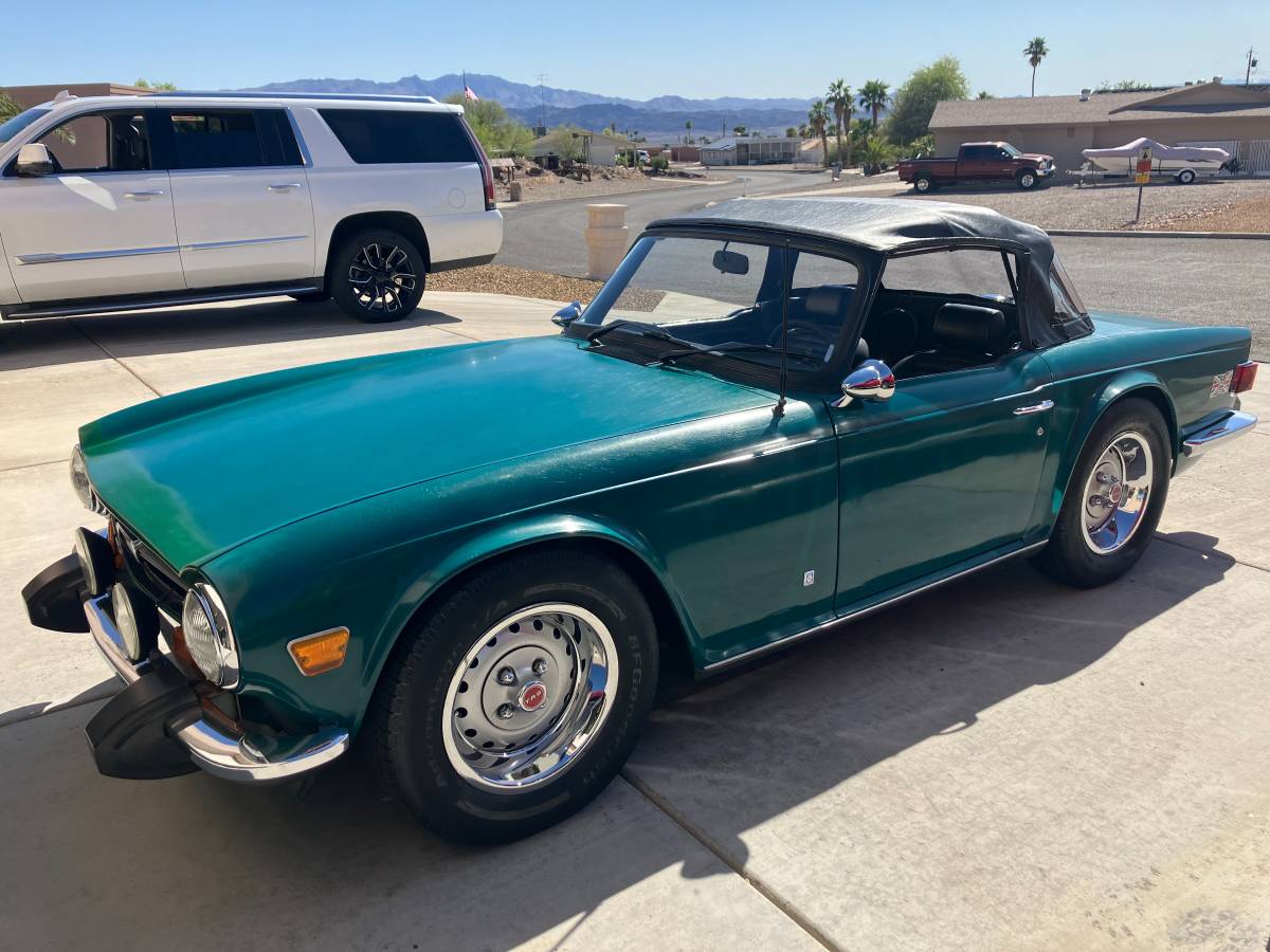 Triumph-Tr6-1974-green-1