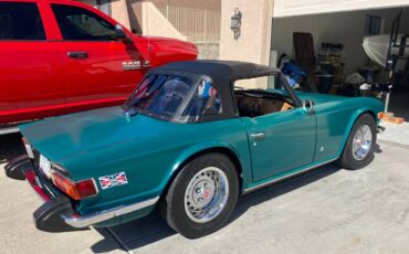 Triumph-Tr6-1974-green-5