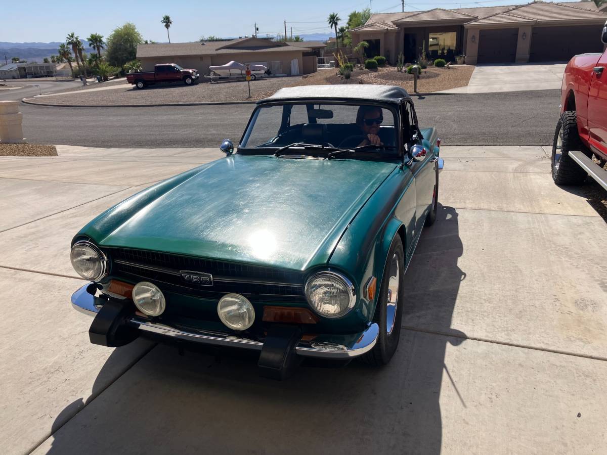 Triumph-Tr6-1974-green