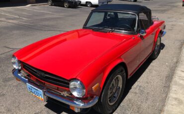 Triumph-Tr6-1975-red-1