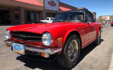 Triumph-Tr6-1975-red-12