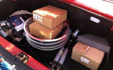 Triumph-Tr6-1975-red-13