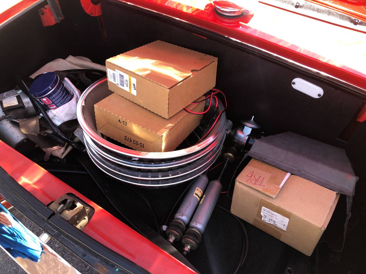 Triumph-Tr6-1975-red-13