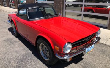 Triumph-Tr6-1975-red-19