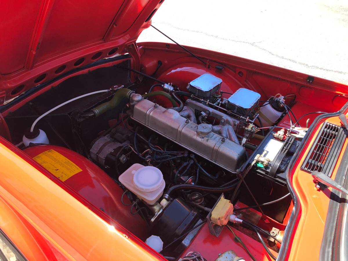 Triumph-Tr6-1975-red-7