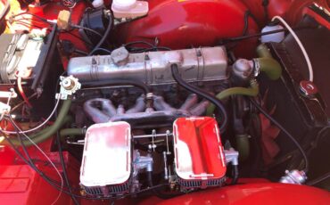 Triumph-Tr6-1975-red-8