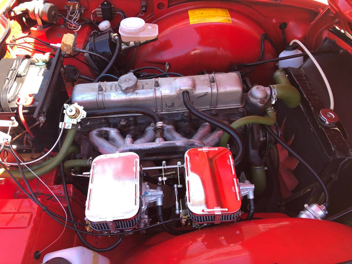 Triumph-Tr6-1975-red-8