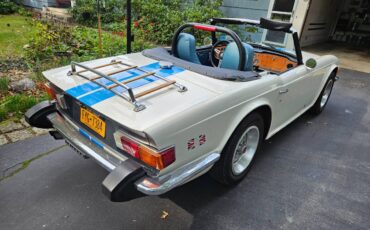 Triumph-Tr6-1975-white-4