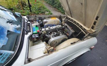 Triumph-Tr6-1975-white-7