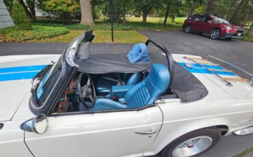Triumph-Tr6-1975-white-9