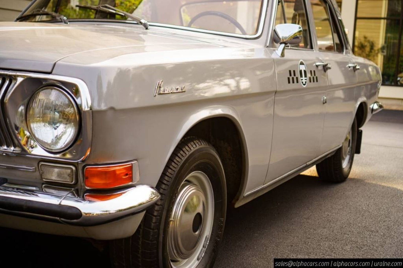 Volga-GAZ-M24-1976-Sedan-14