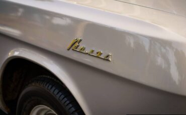 Volga-GAZ-M24-1976-Sedan-20