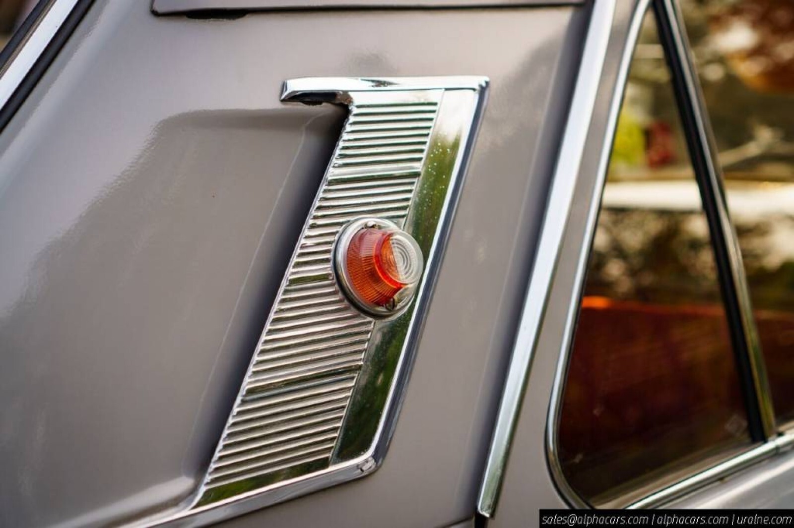 Volga-GAZ-M24-1976-Sedan-21