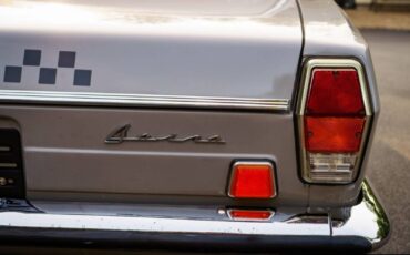 Volga-GAZ-M24-1976-Sedan-24